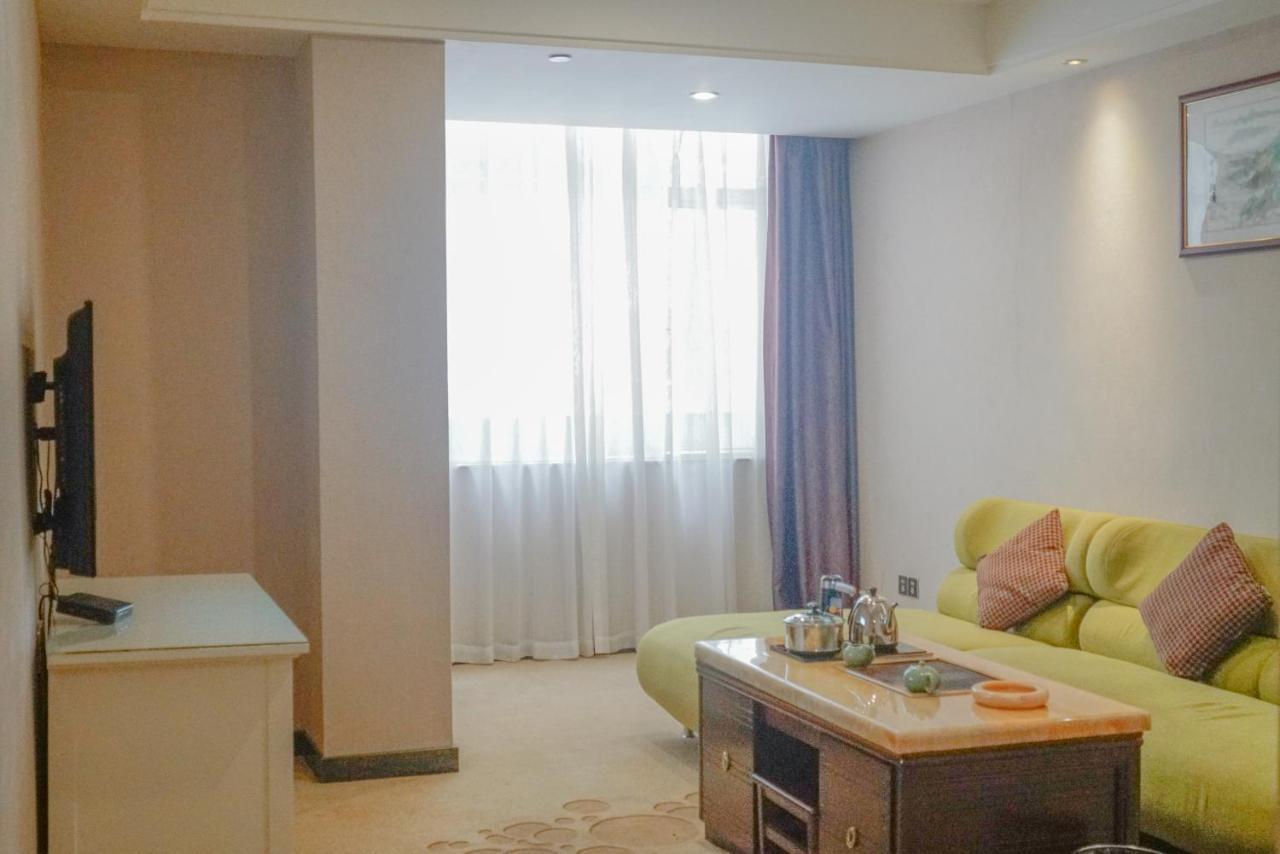 Paco Hotel Tianhe Coach Terminal Metro Satation Guangzhou-Free Shuttle Bus For Canton Fair Екстер'єр фото