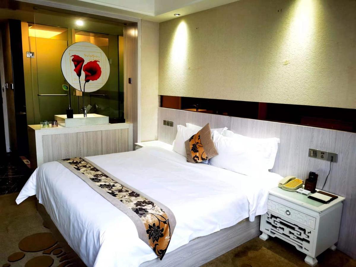 Paco Hotel Tianhe Coach Terminal Metro Satation Guangzhou-Free Shuttle Bus For Canton Fair Екстер'єр фото
