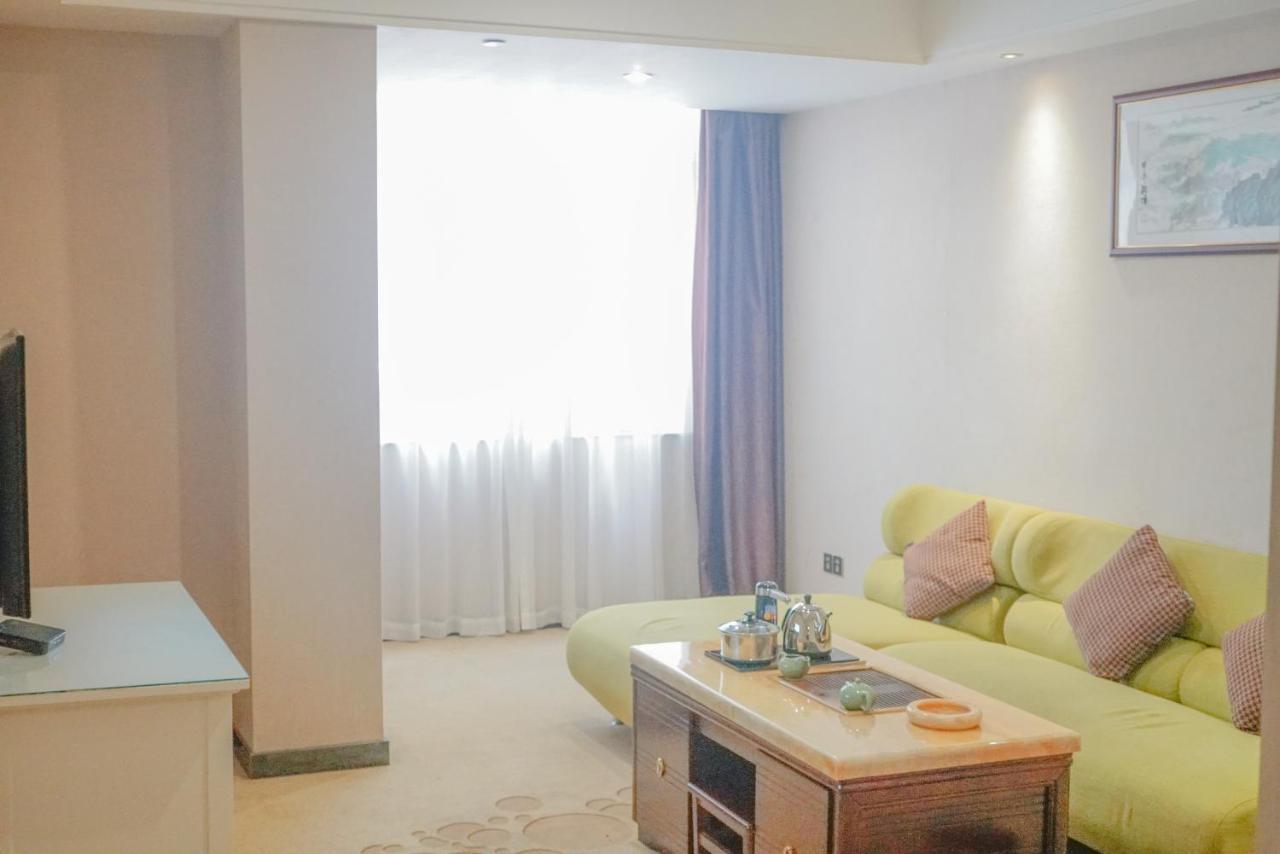 Paco Hotel Tianhe Coach Terminal Metro Satation Guangzhou-Free Shuttle Bus For Canton Fair Екстер'єр фото
