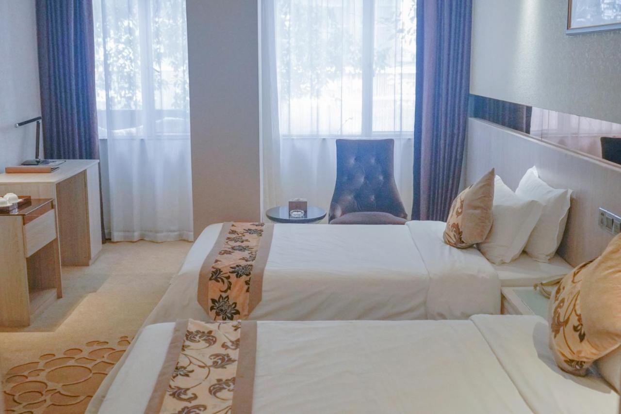 Paco Hotel Tianhe Coach Terminal Metro Satation Guangzhou-Free Shuttle Bus For Canton Fair Екстер'єр фото
