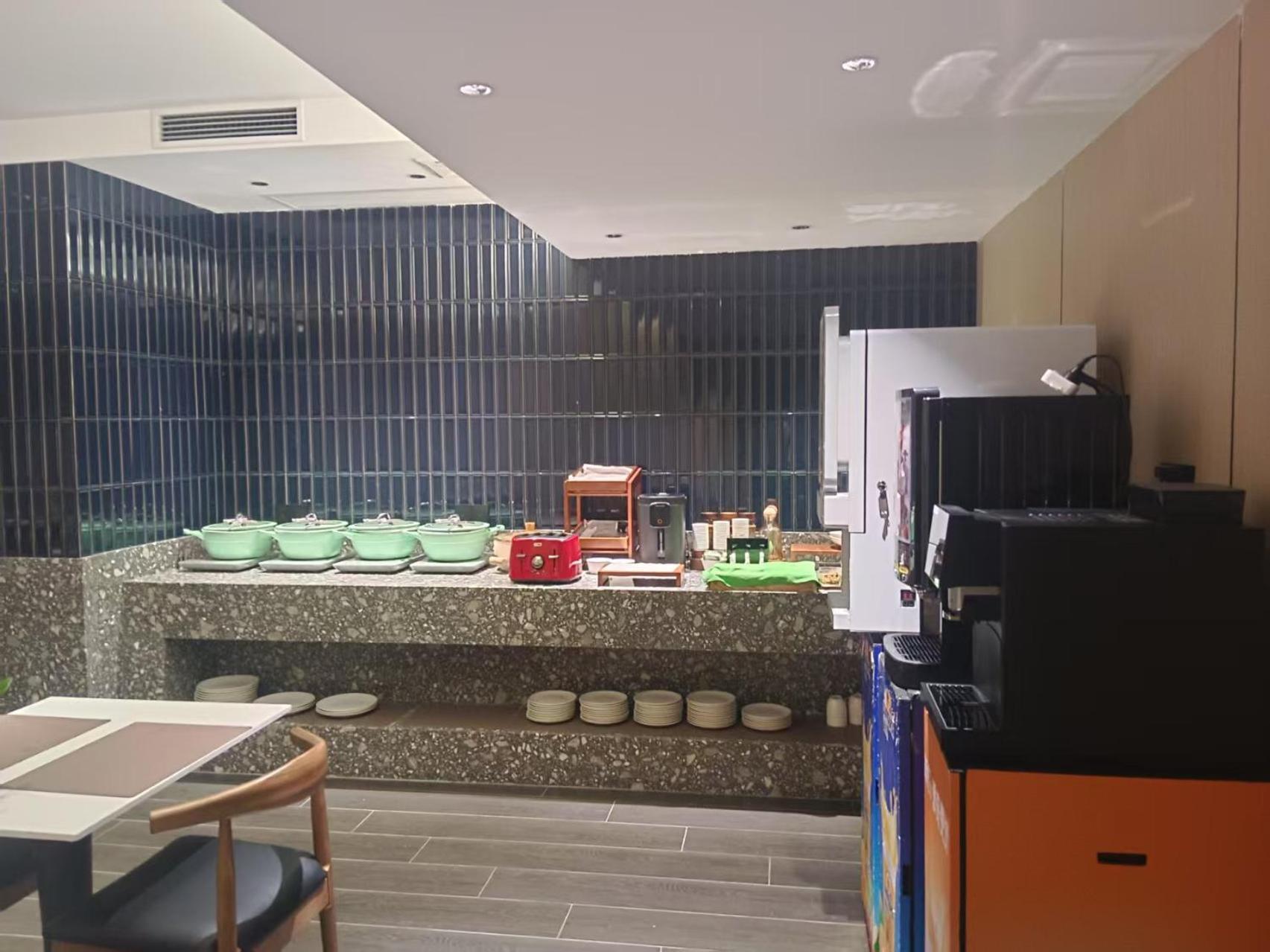 Paco Hotel Tianhe Coach Terminal Metro Satation Guangzhou-Free Shuttle Bus For Canton Fair Екстер'єр фото